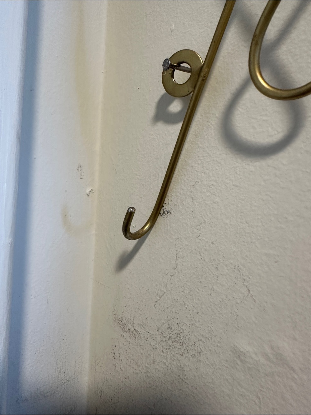 Urban Outfitters Gold "Stay Awhile" Script Wall Key Hook Rack - Picture 5 of 6